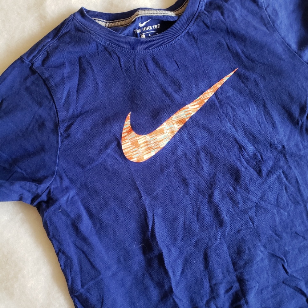 Girls nike shirt